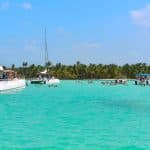 Punta Cana: Catamaran to Saona Island with Lunch & Open Bar ā Guided tour and outdoor activity